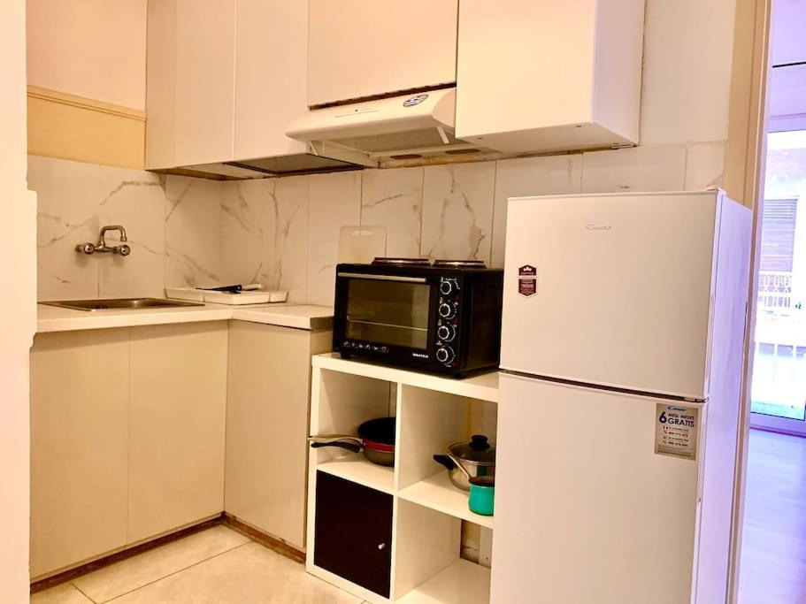2 Bedroom Apartment 300 Meters Metro Aghios Loanis Atenas Exterior foto