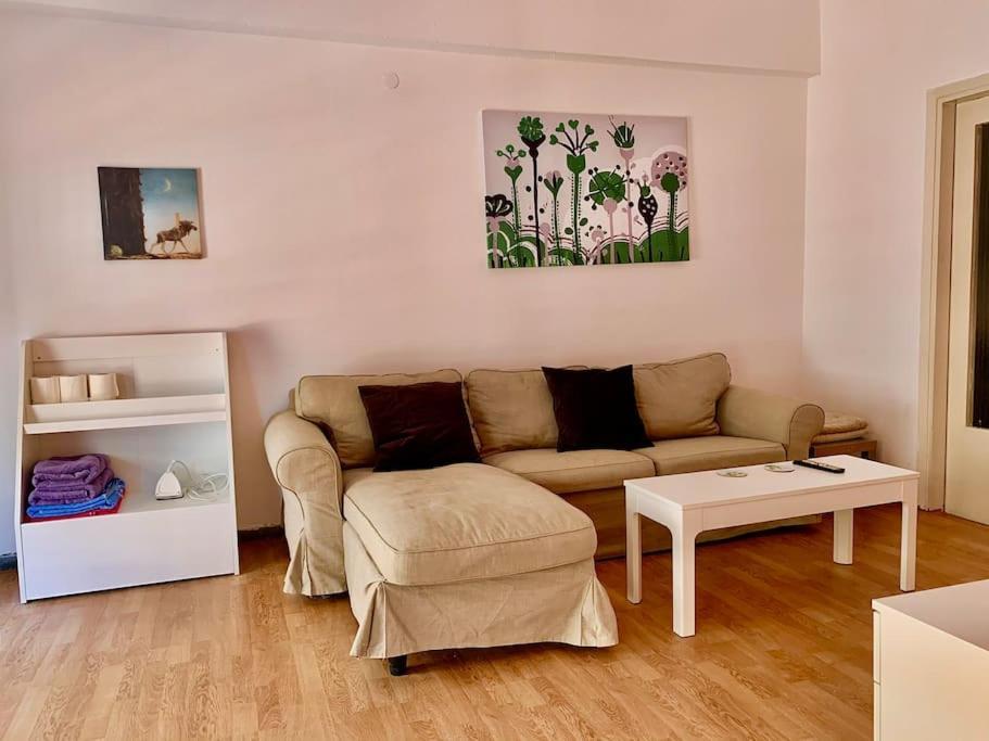 2 Bedroom Apartment 300 Meters Metro Aghios Loanis Atenas Exterior foto